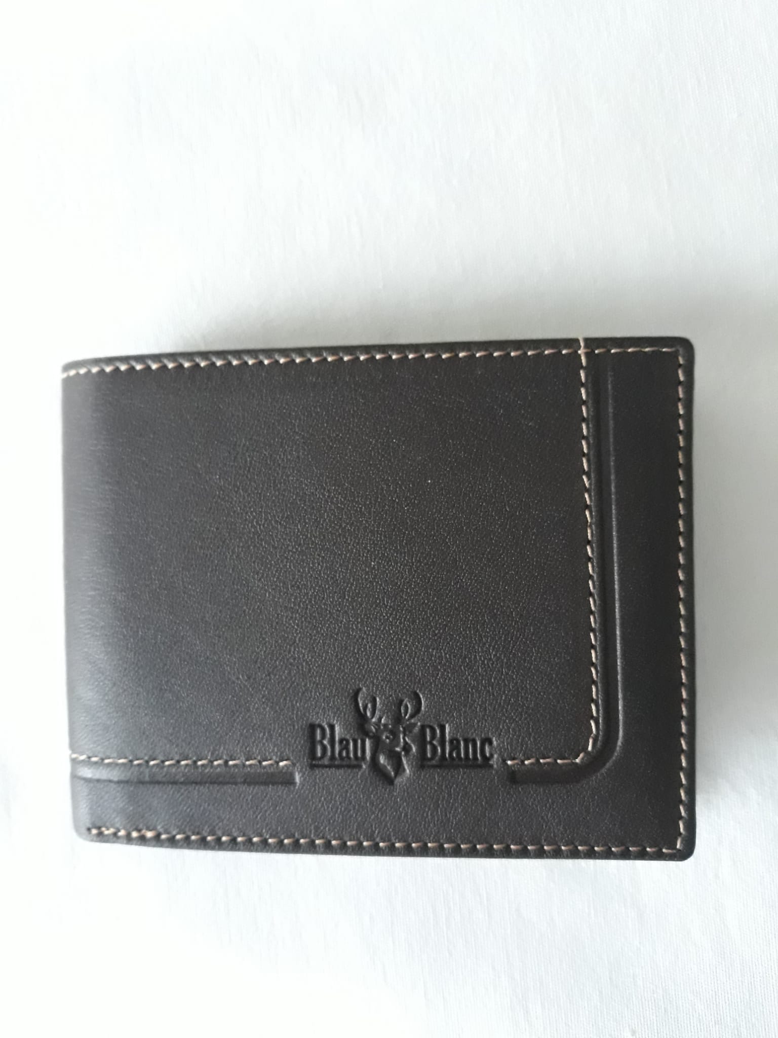 Billetera modelo Americana con tarjetero y monedero interior