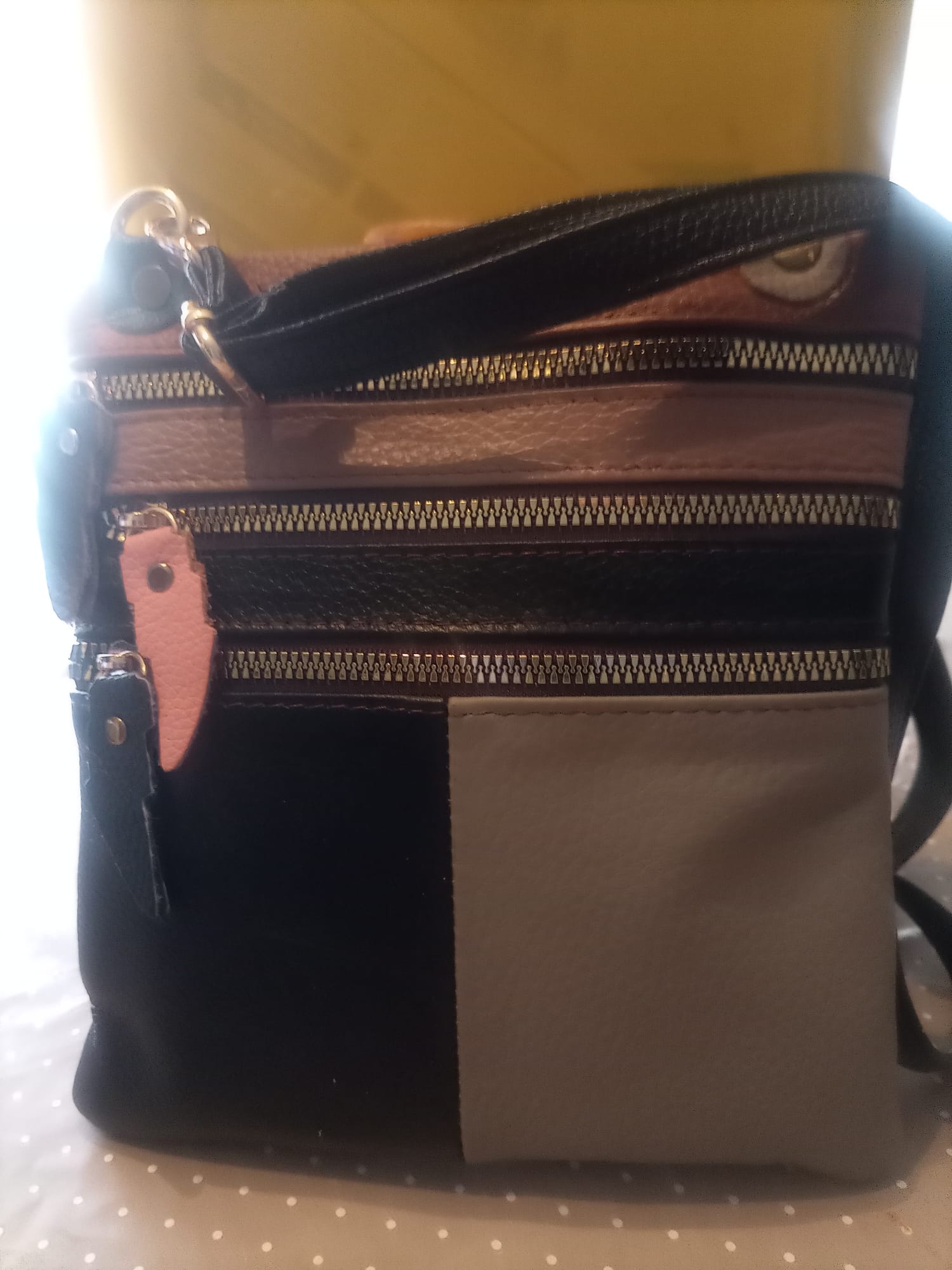 Bolso bandolera cremallera 3 bolsillos frontales