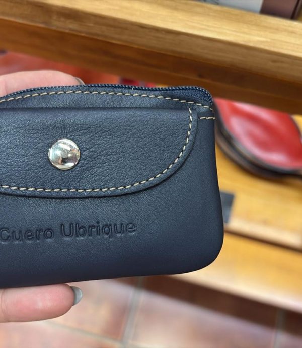 Monedero con solapa exterior